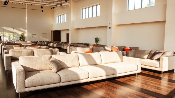 10 éléments essentiels pour sélectionner un magasin de canapés